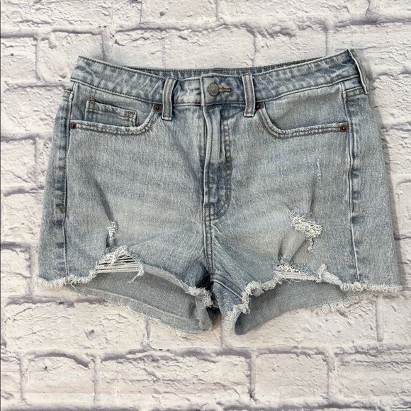 Old Navy High Rise OG Denim Jean Shorts Light Wash Blue Cut Off Hems Size 8 - Picture 1 of 11